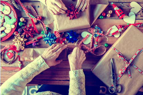 12 Top Tips For A Stress-Free Christmas wrapping